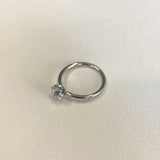 RING W/ROUND CRYSTAL STONE