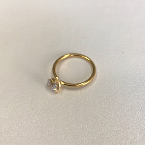 RING W/ROUND CRYSTAL STONE